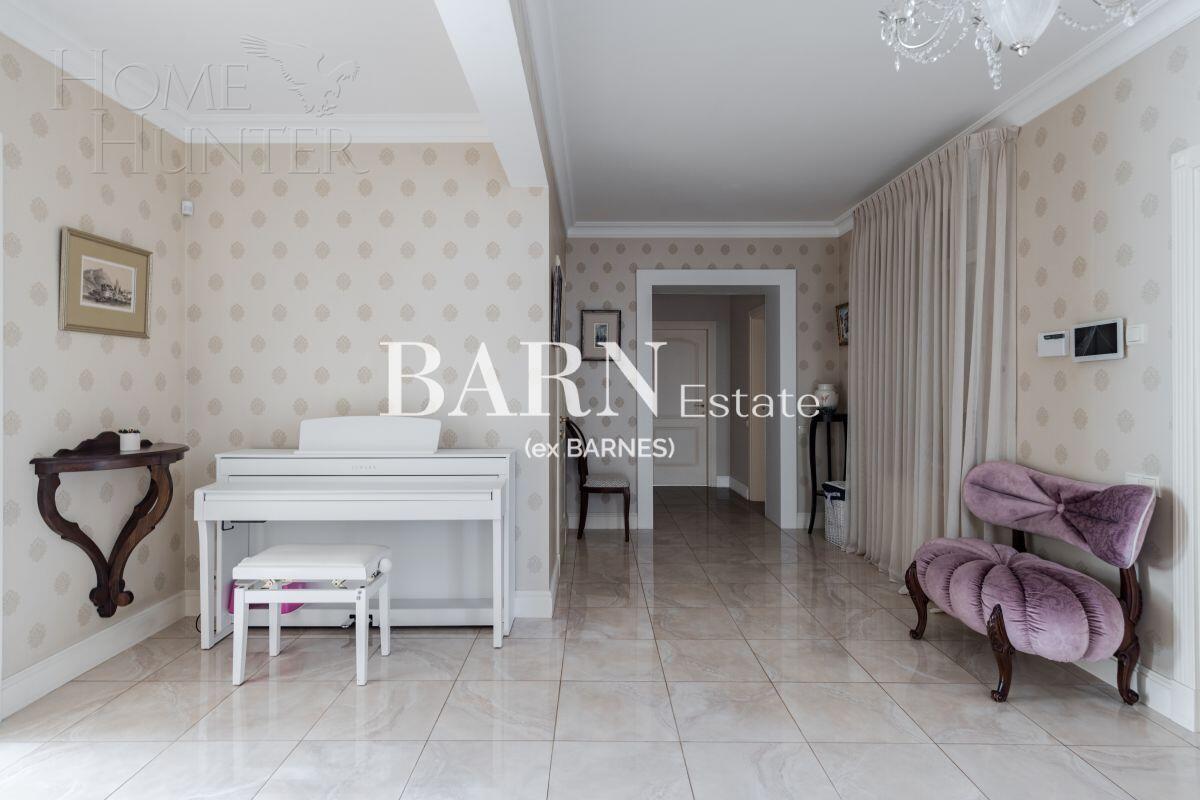 3-этажный коттедж 550 м² с отделкой