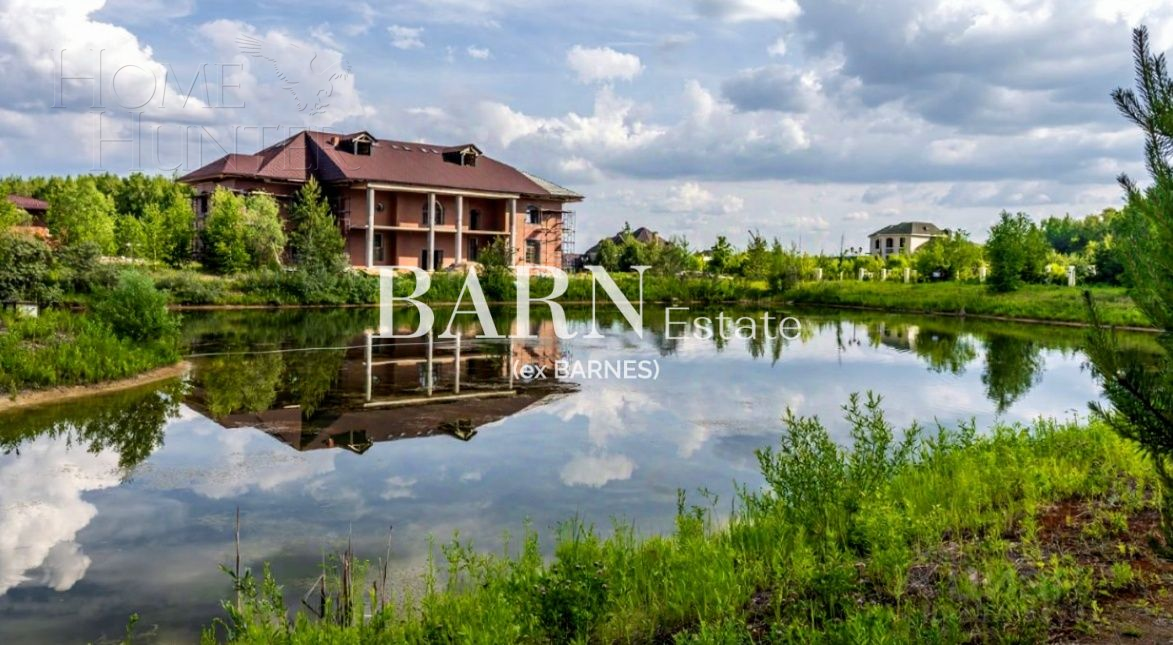2-этажный коттедж 1 400 м² без отделки