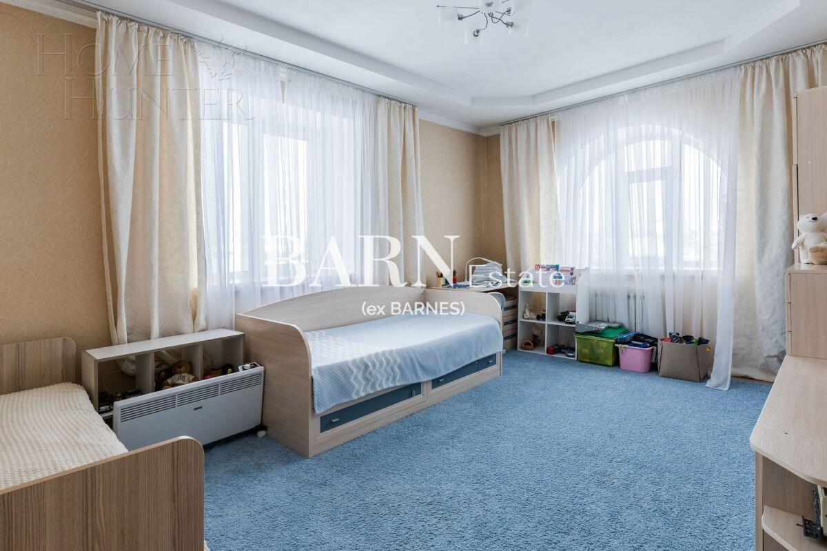 3-этажный коттедж 400 м² с отделкой
