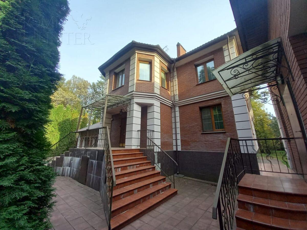 2-этажный коттедж 600 м² с отделкой