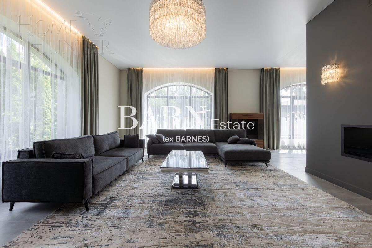 2-этажный коттедж 1 300 м² с отделкой