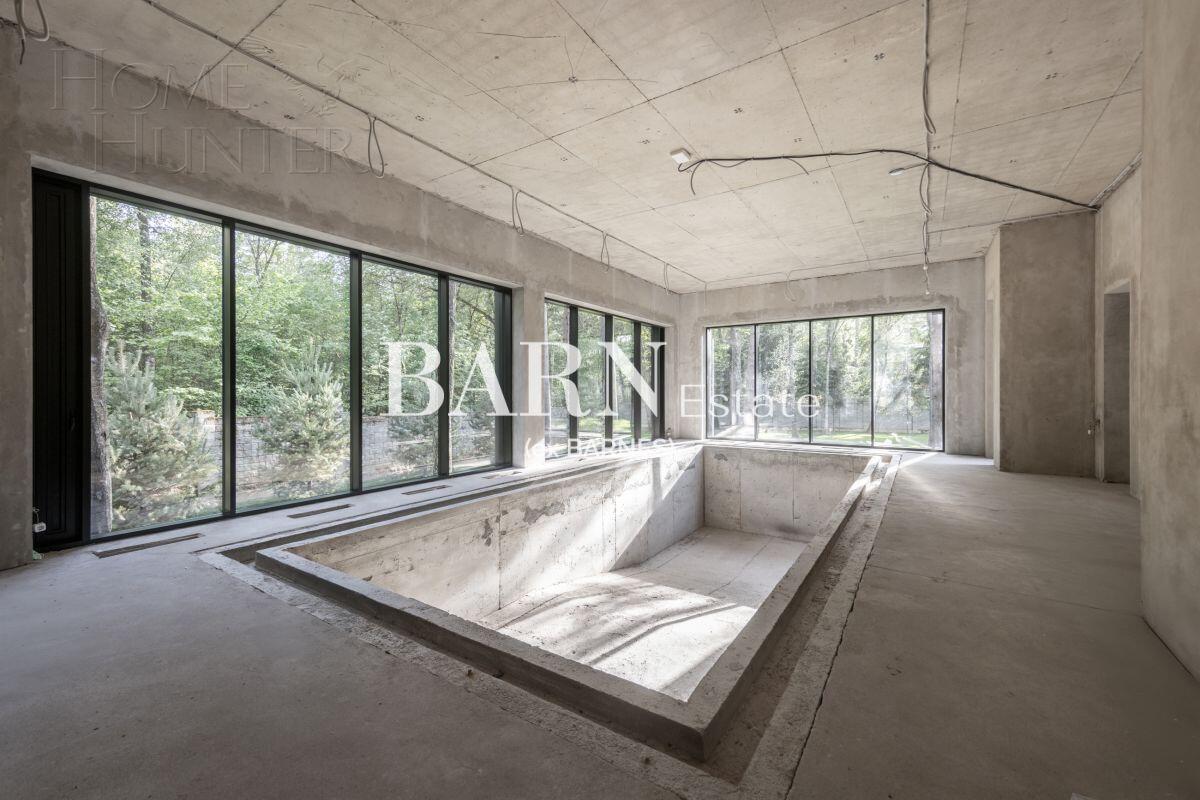 2-этажный коттедж 1 700 м² без отделки