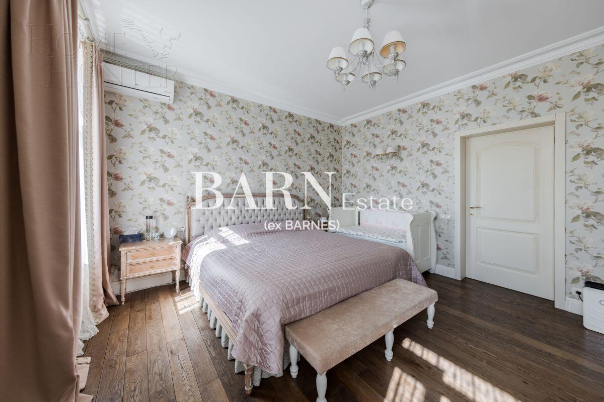 3-этажный коттедж 550 м² с отделкой