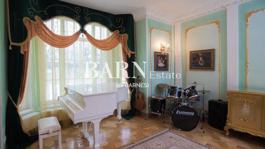 2-этажный коттедж 800 м² с отделкой