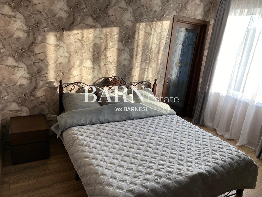 3-этажный коттедж 650 м² с отделкой