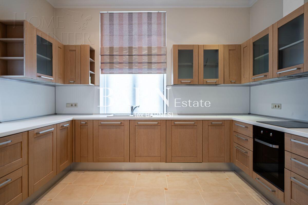 3-этажный коттедж 371 м² с отделкой