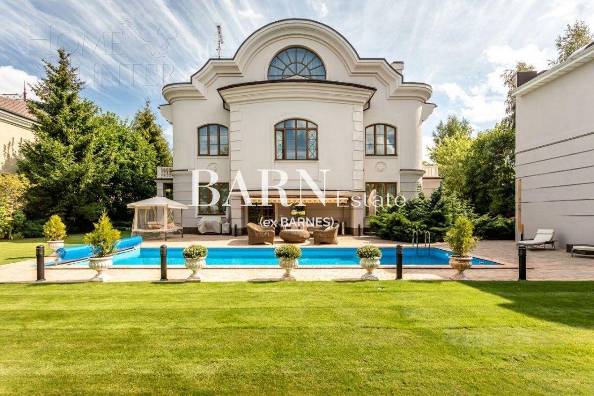 3-этажный коттедж 750 м² с отделкой