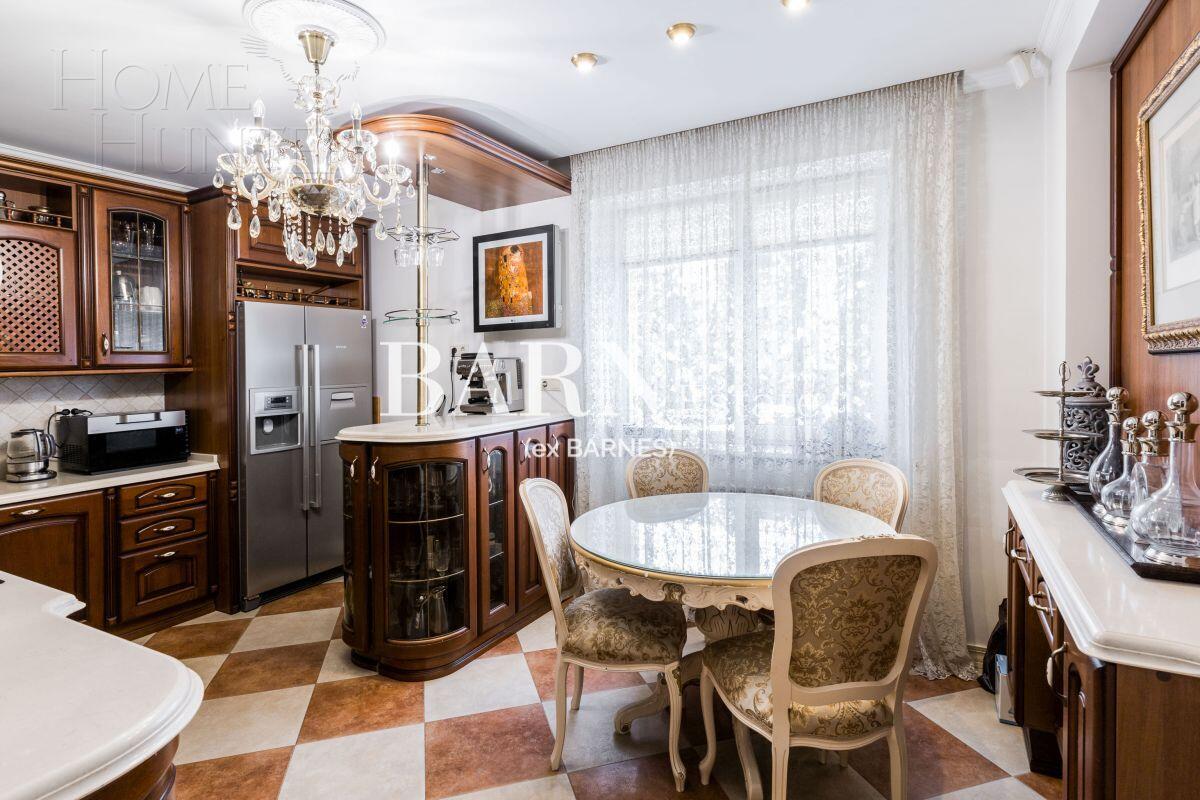 4-этажный коттедж 460 м² с отделкой