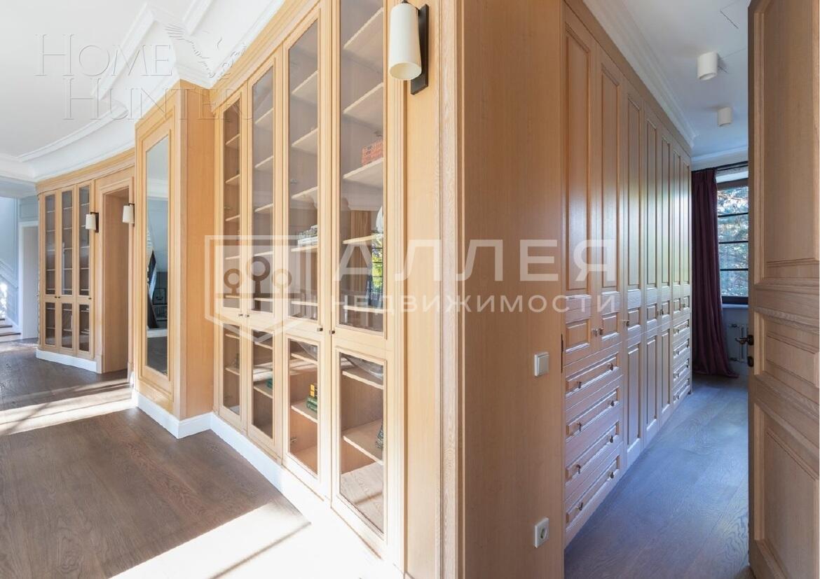 3-этажный коттедж 640 м² с отделкой
