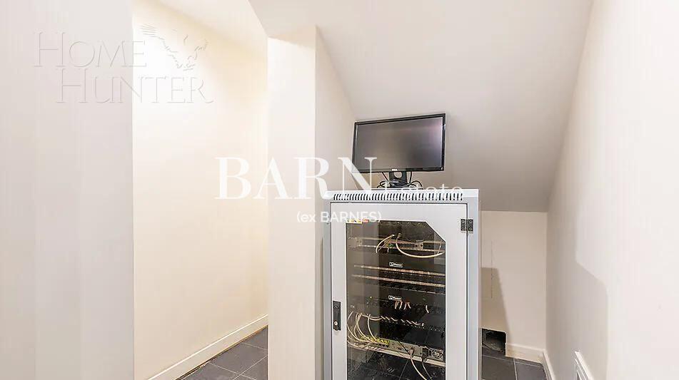 3-этажный коттедж 600 м² с отделкой