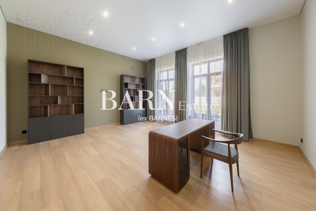 2-этажный коттедж 1 300 м² с отделкой