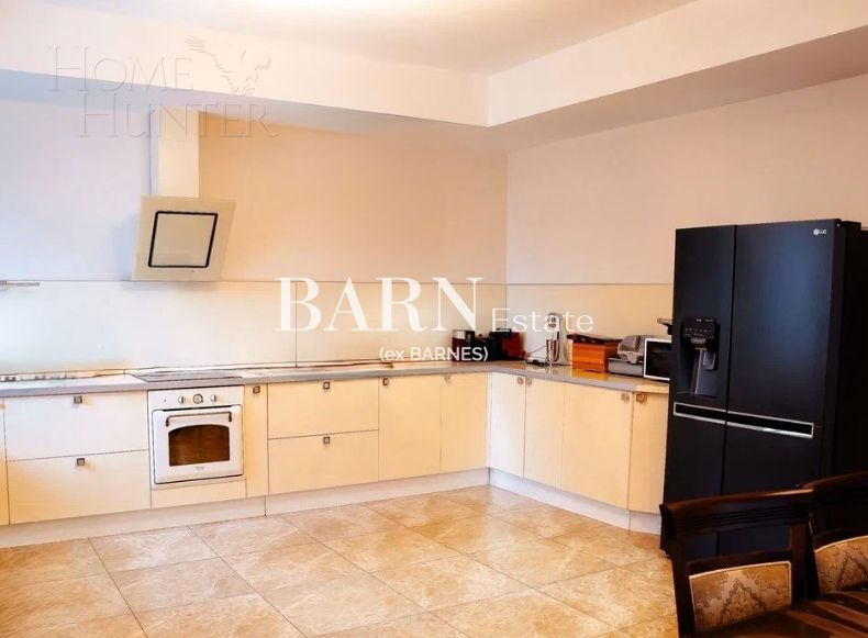 4-этажный коттедж 550 м² с отделкой