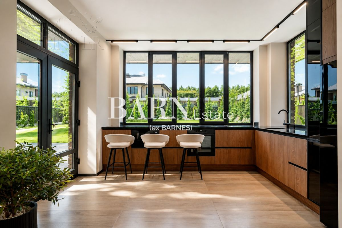 2-этажный коттедж 340 м² с отделкой