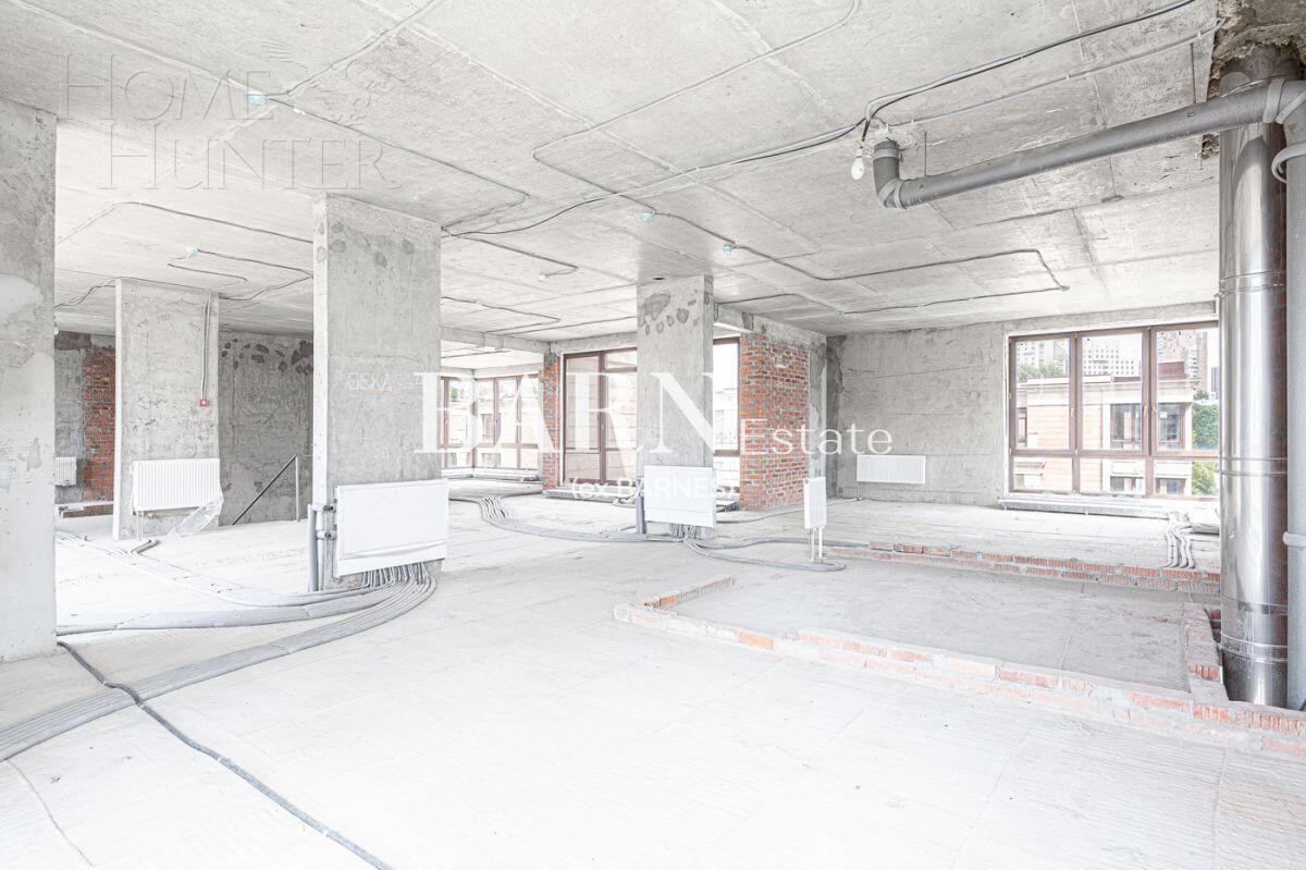 4-УРОВНЕВЫЙ ОСОБНЯК БЕЗ ОТДЕЛКИ 840 М² НА 1 ЭТАЖЕ