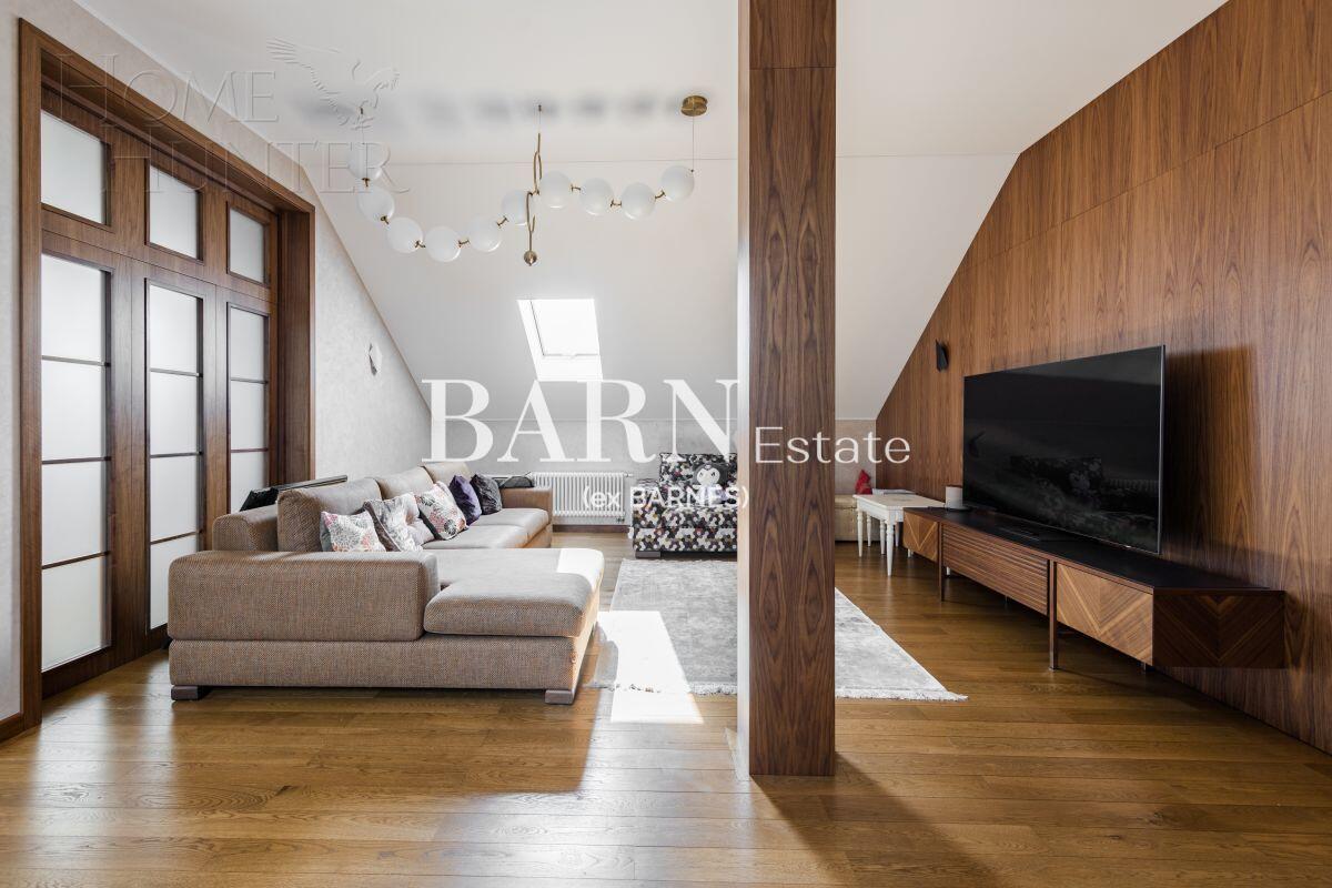 3-этажный коттедж 550 м² с отделкой
