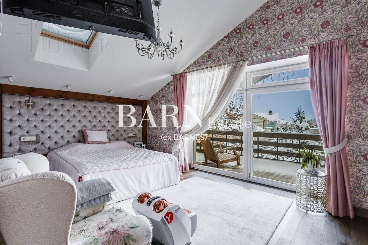 3-этажный коттедж 700 м² с отделкой