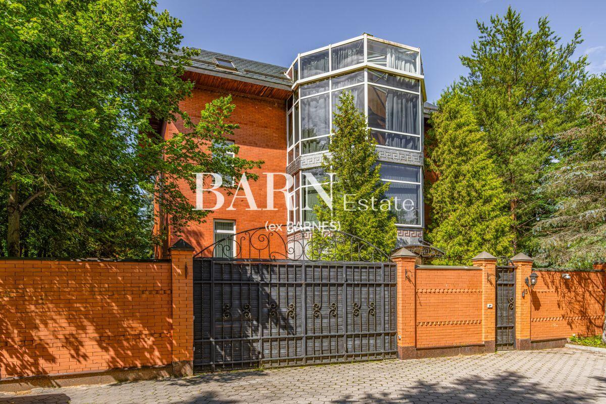 2-этажный коттедж 780 м² с отделкой