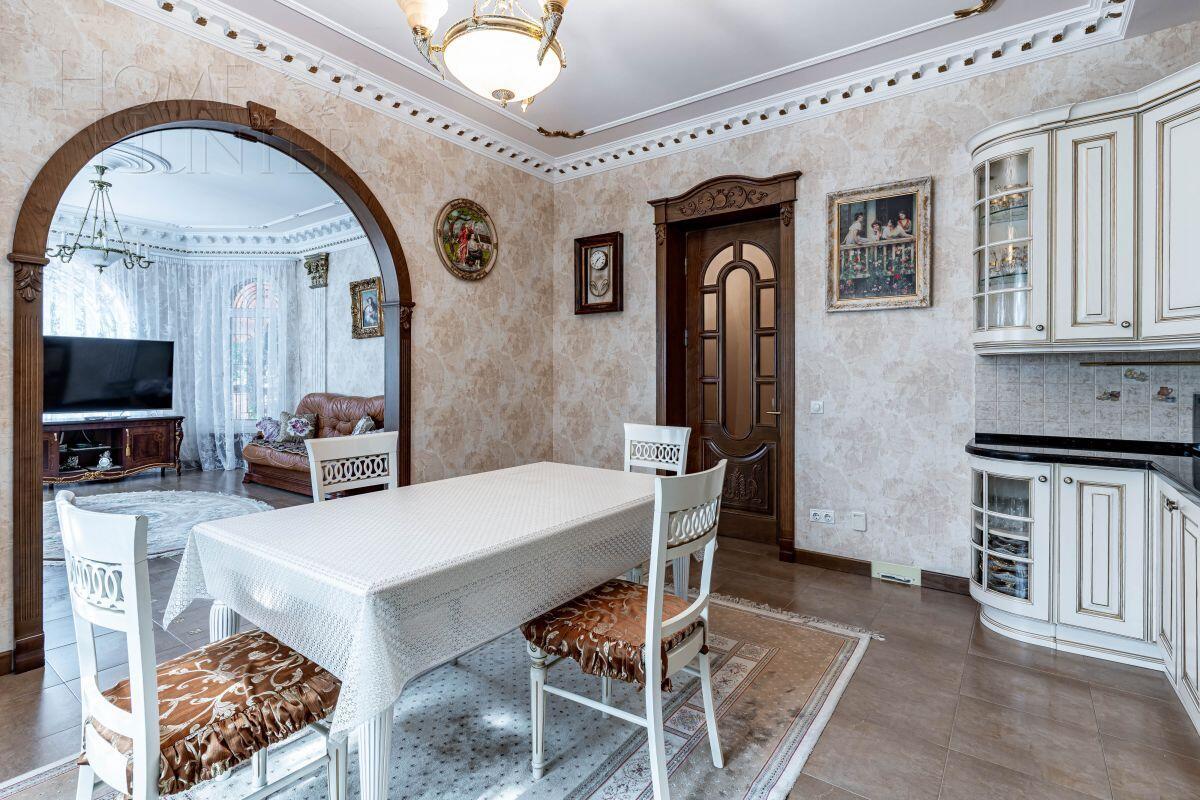 2-этажный коттедж 623 м² с отделкой