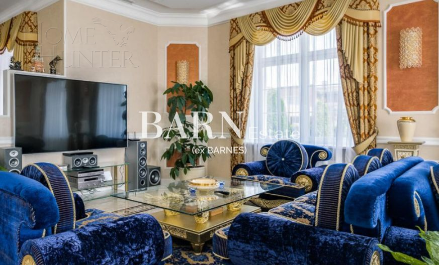 3-этажный коттедж 1 650 м² с отделкой