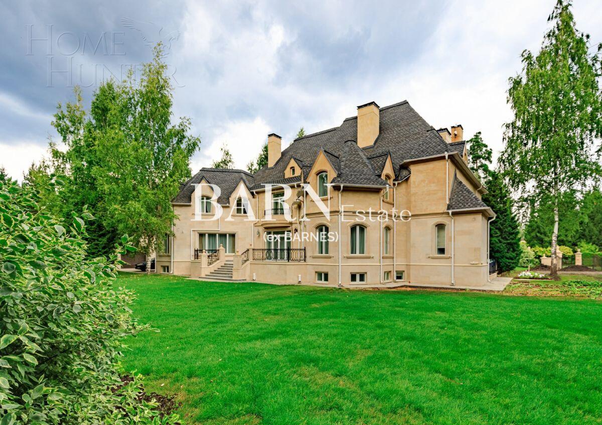 2-этажный коттедж 1 350 м² с отделкой