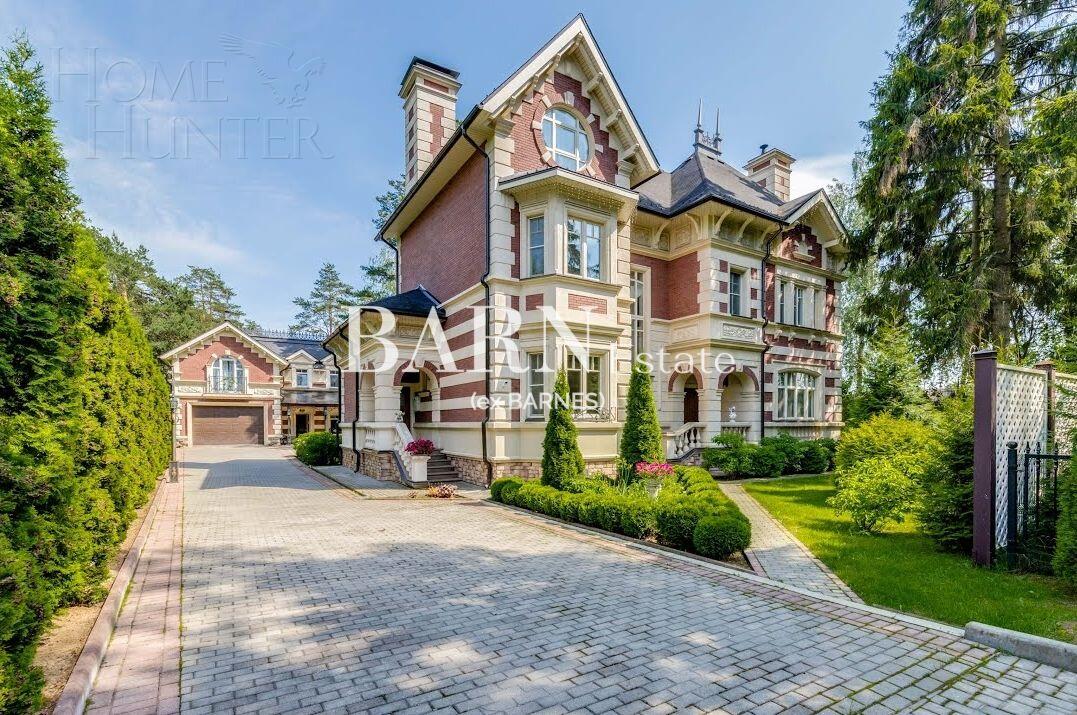 3-этажный коттедж 512 м² с отделкой