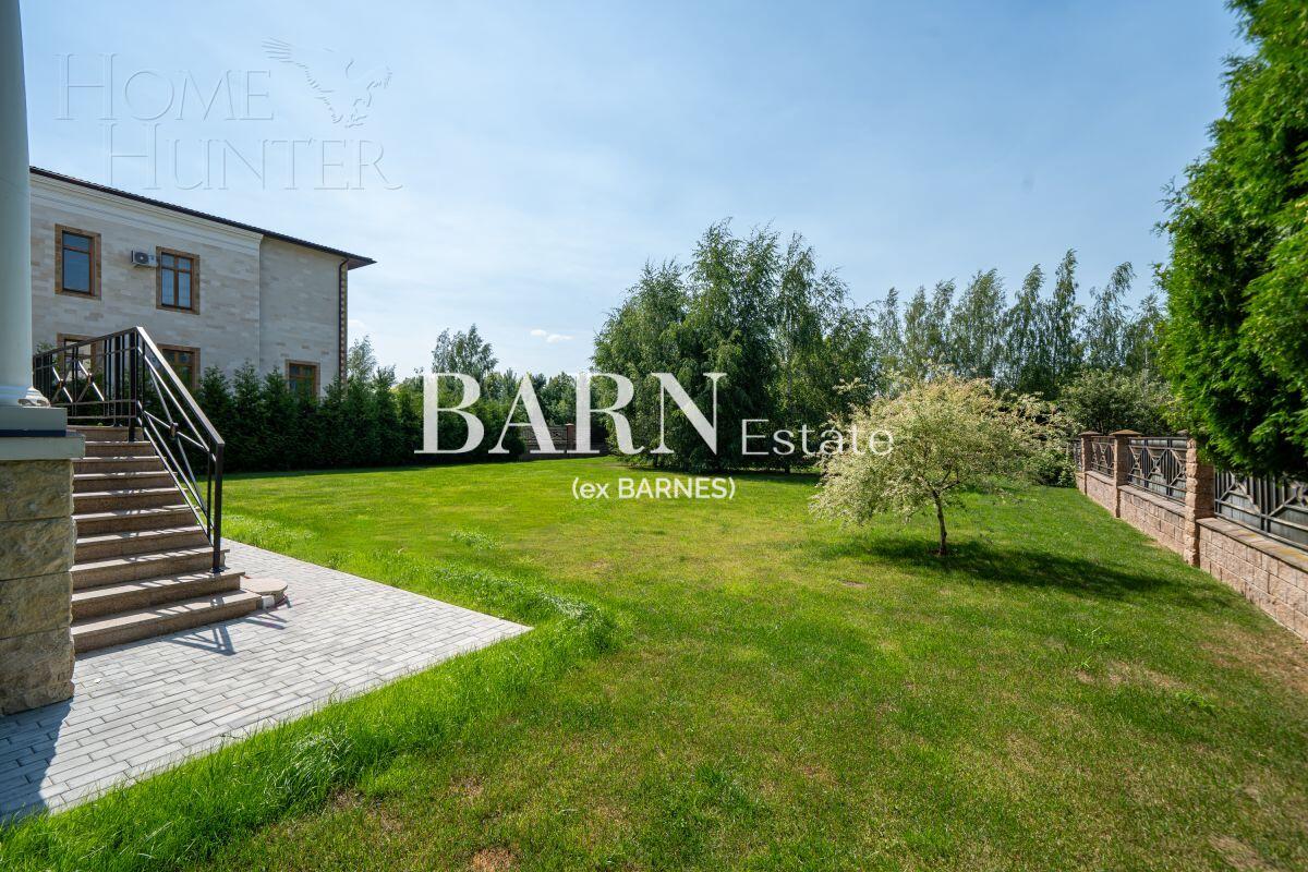 3-этажный коттедж 371 м² с отделкой