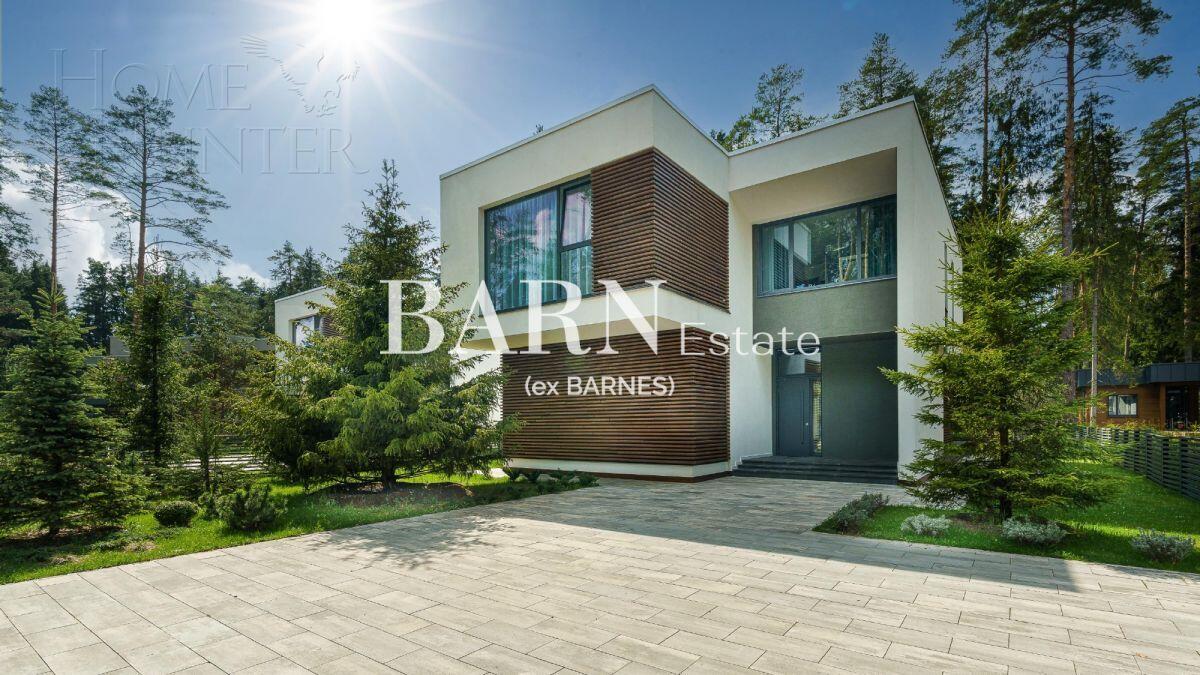 2-этажный коттедж 300 м² с отделкой