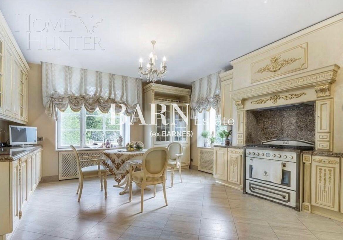 2-этажный коттедж 850 м² с отделкой