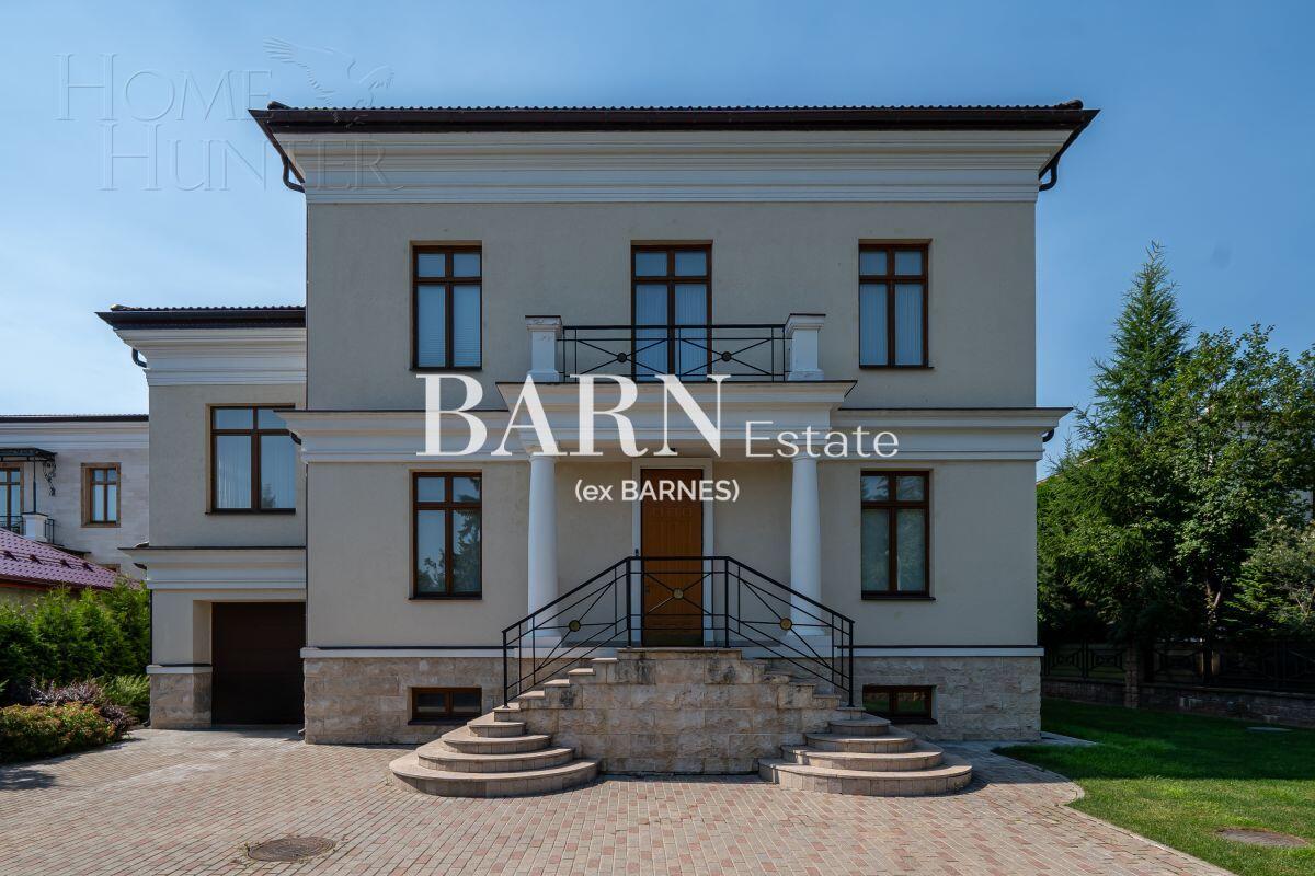 3-этажный коттедж 371 м² с отделкой