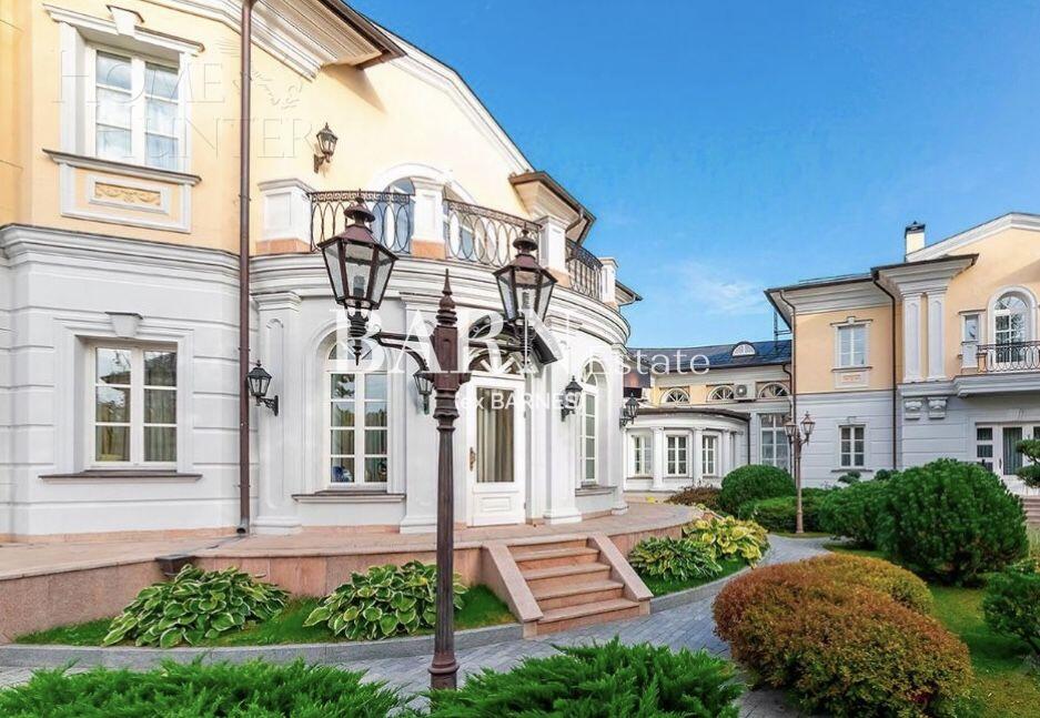 2-этажный коттедж 1 800 м² с отделкой