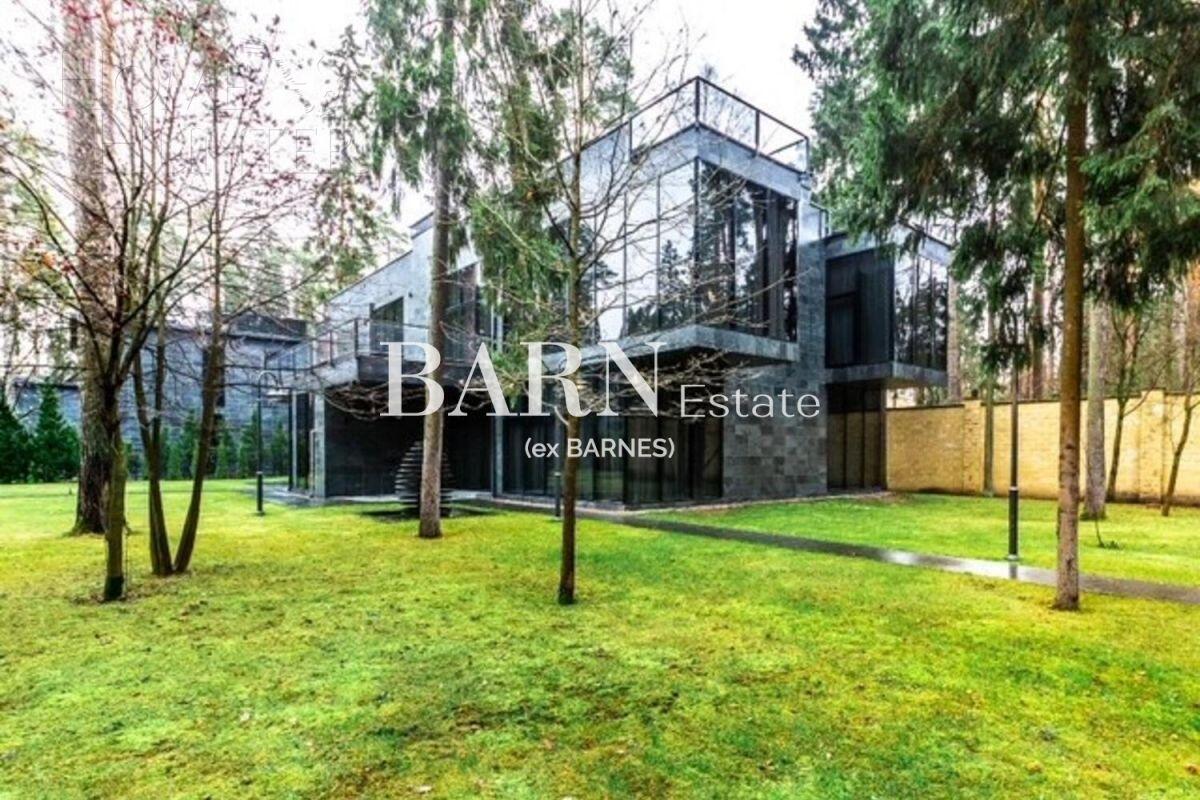 2-этажный коттедж 680 м² с отделкой