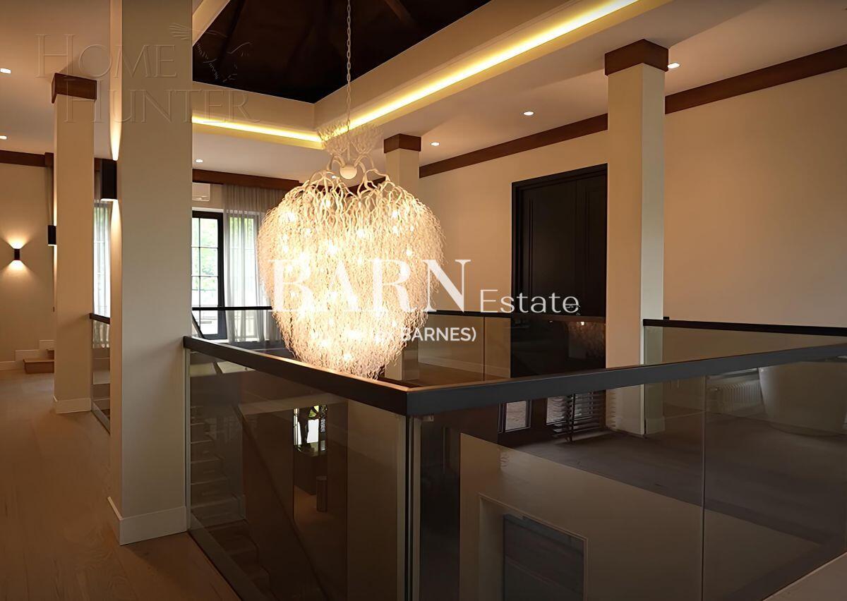 3-этажный коттедж 1 150 м² с отделкой