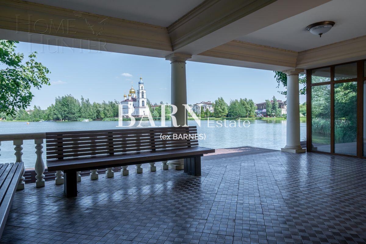 3-этажный коттедж 371 м² с отделкой