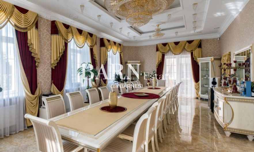 3-этажный коттедж 1 650 м² с отделкой