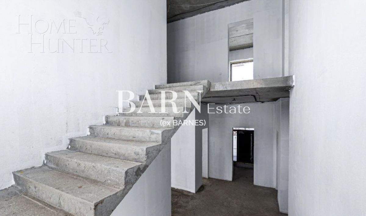 2-этажный коттедж 853.2 м² без отделки