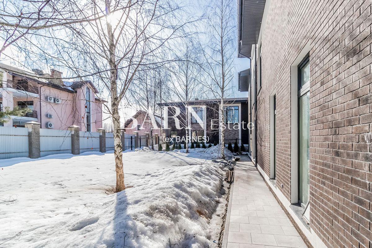2-этажный коттедж 540.5 м² с отделкой