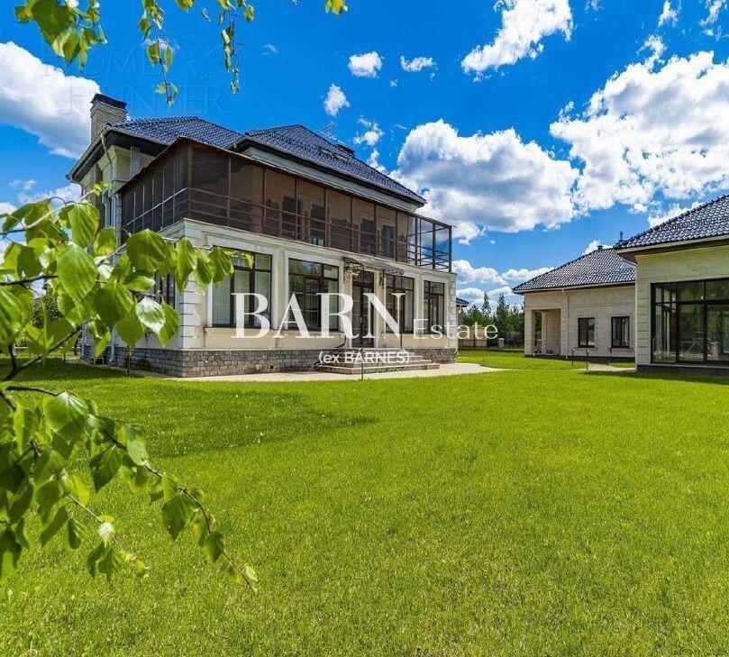 2-этажный коттедж 1 000 м² с отделкой