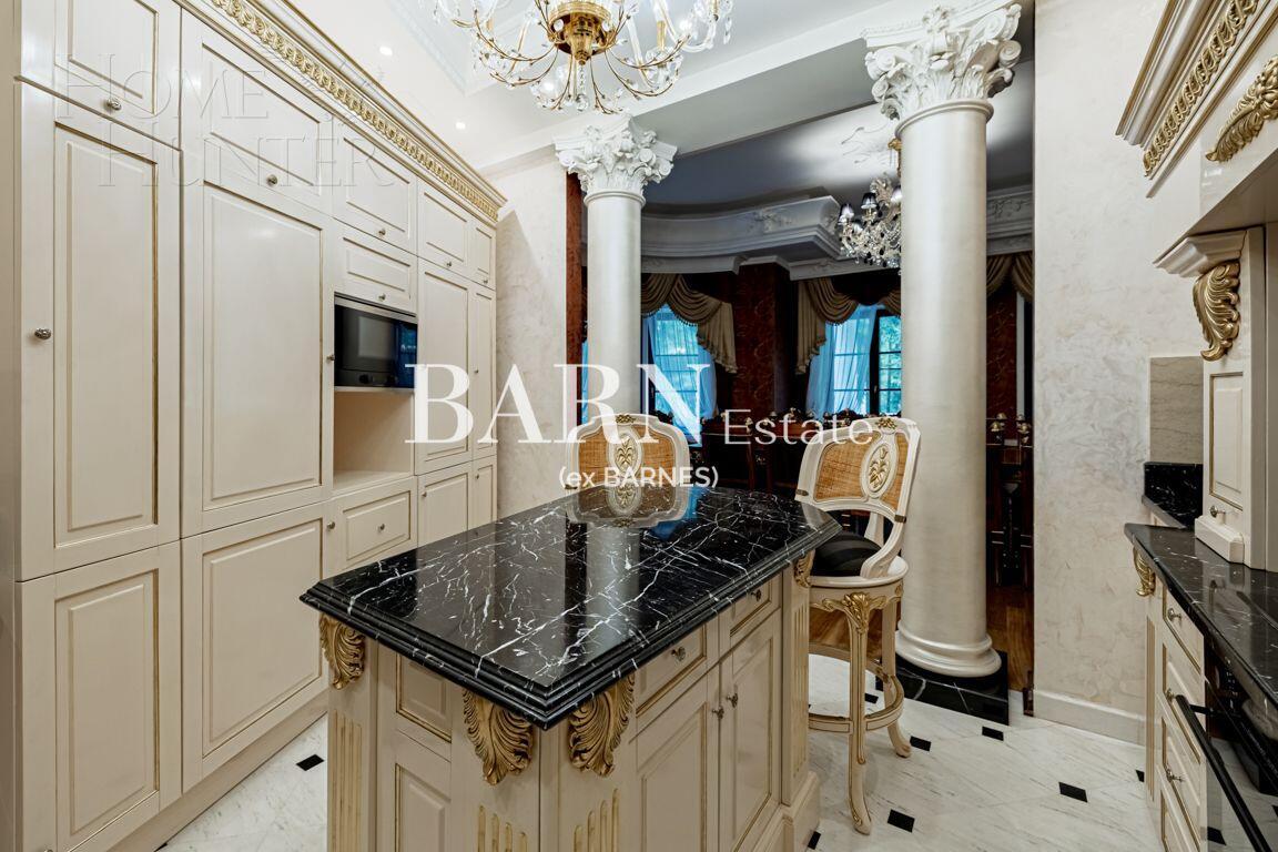 2-этажный коттедж 900 м² с отделкой