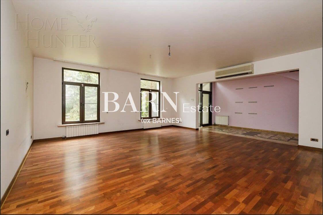 3-этажный таунхаус 350 м² с отделкой