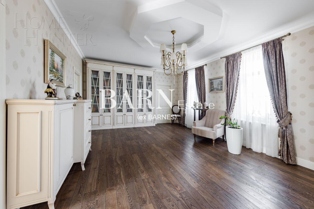 3-этажный коттедж 550 м² с отделкой