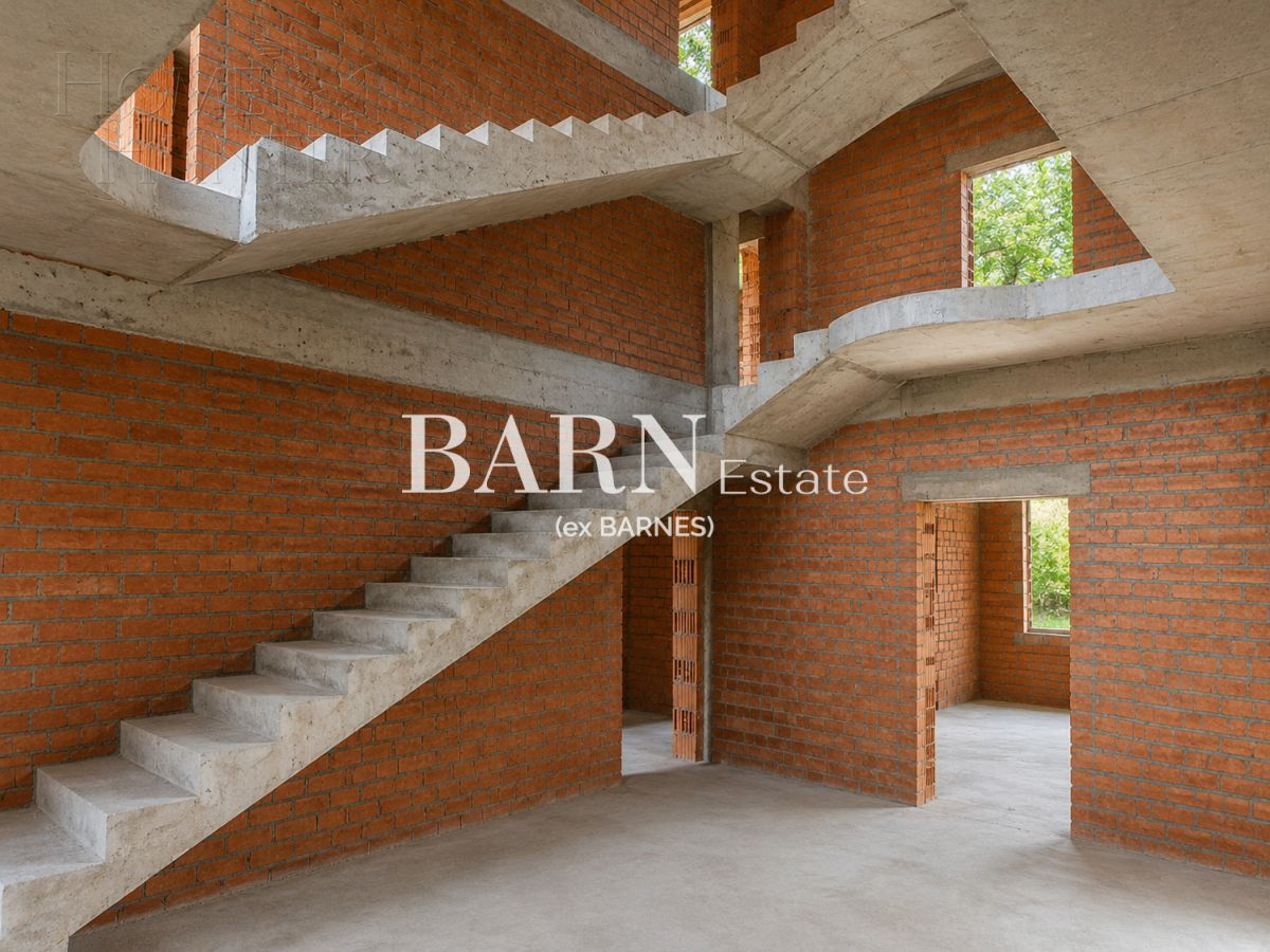 2-этажный коттедж 860 м² без отделки