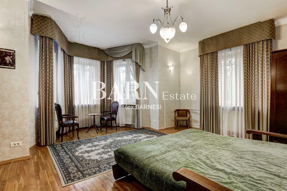 2-этажный коттедж 320 м² с отделкой
