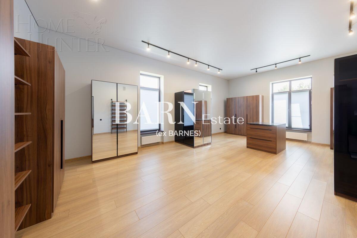 2-этажный коттедж 1 300 м² с отделкой