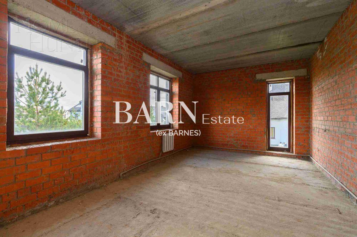 3-этажный коттедж 700 м² без отделки