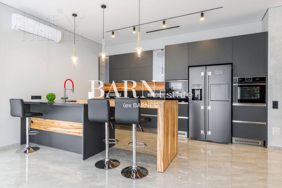 2-этажный коттедж 600 м² с отделкой