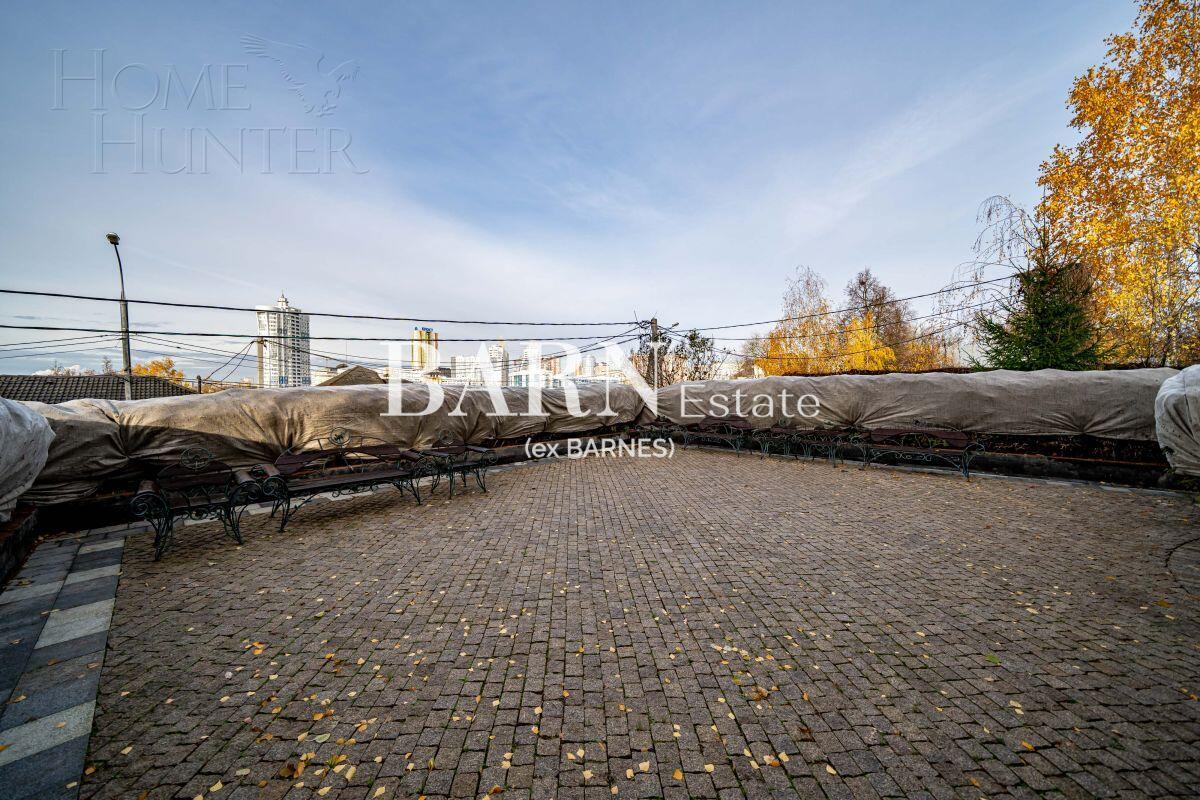 4-этажный коттедж 1 200 м² без отделки