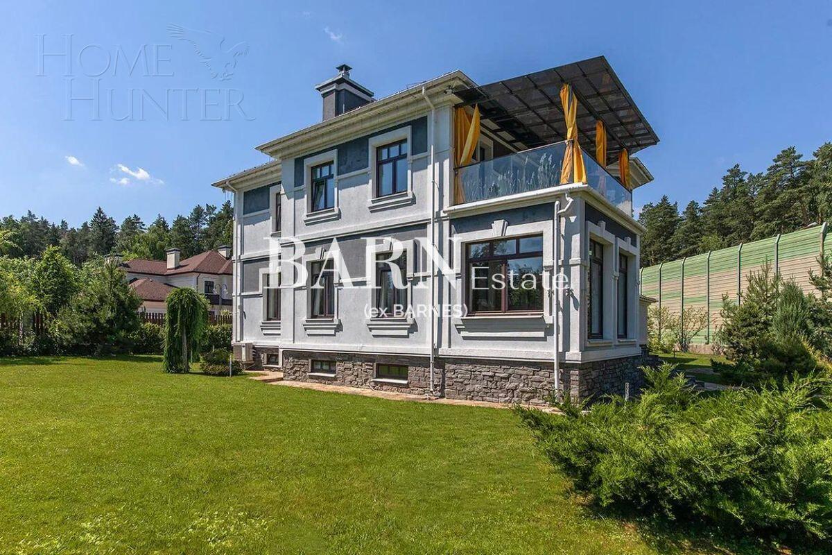 3-этажный коттедж 680 м² с отделкой