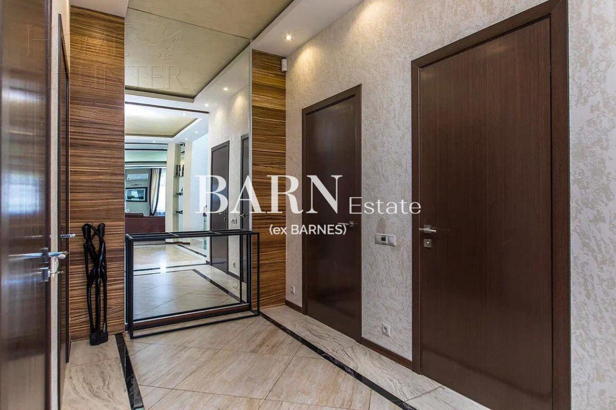 3-этажный коттедж 680 м² с отделкой