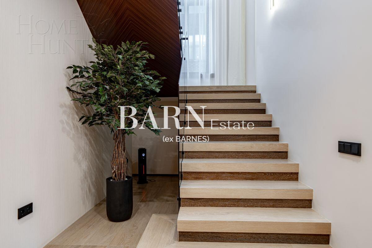 2-этажный коттедж 340 м² с отделкой
