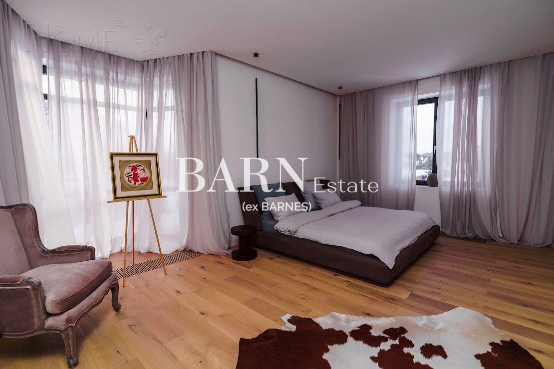 3-этажный коттедж 620 м² с отделкой